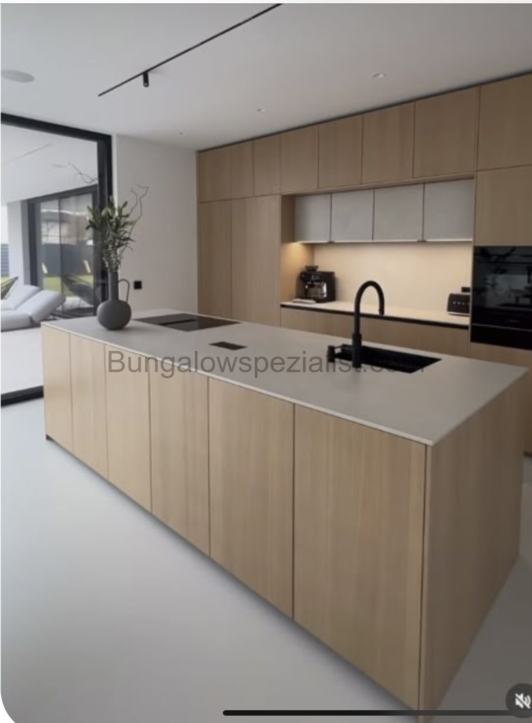 Bungalow barrierefrei 87 Qm vom Bungalowspezialisten Schlüsself. / FB / WP / PV- Anlage /