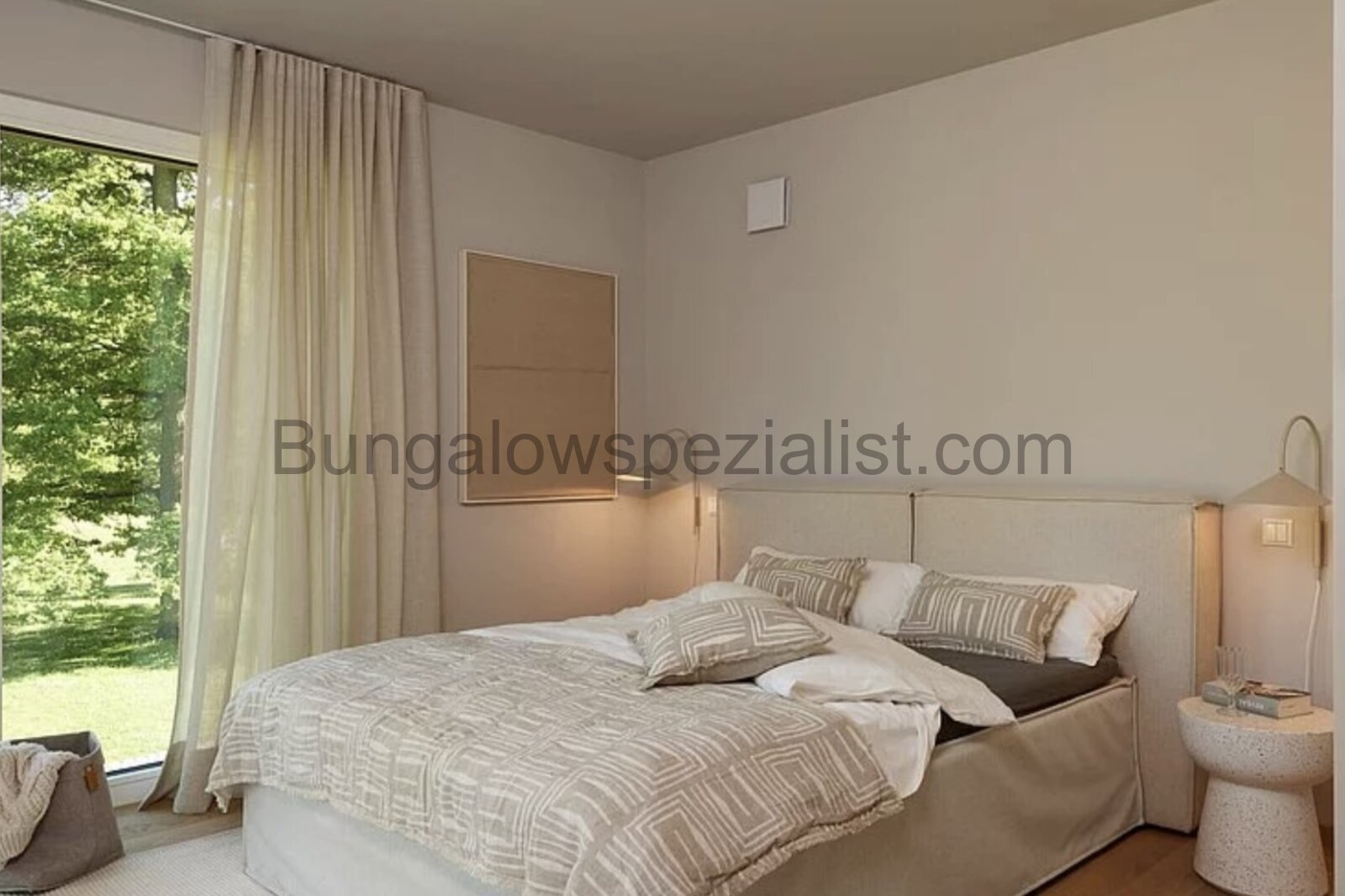 Hier ist die optimale Lösung für kleine oder schmale Grundstücke PV- Anlage / FB / WP Schlüsself. 