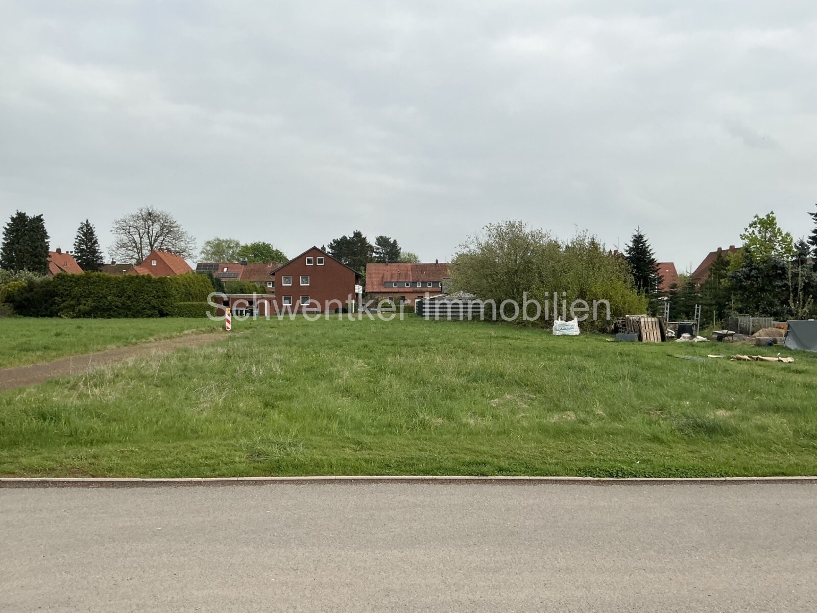 Monatliche Finanzierungsrate 854,-- incl.Fördermittel Bungalow DHH 50 qm mit Grundst. in Hille, aus unserer EASY- HOME- SERIE mit PV