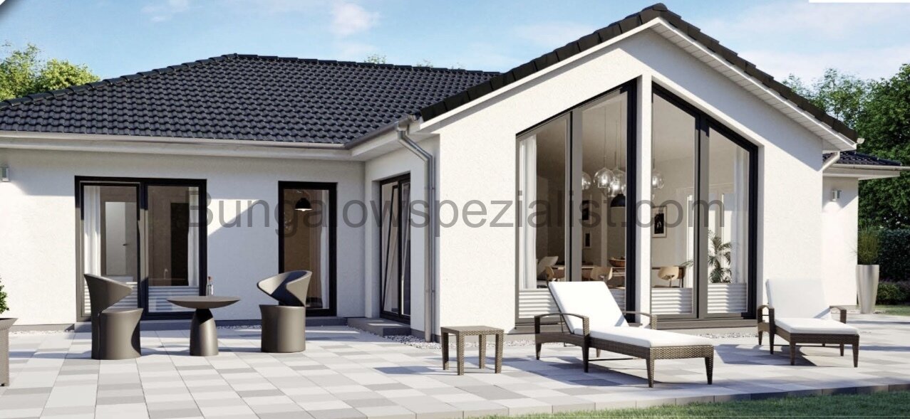 Winkelbungalow mit Grundst. in Bückeburg ( 133 Qm) vom Bungalowspezialisten / Schlüsself. / PV- Anlage / FB / WP